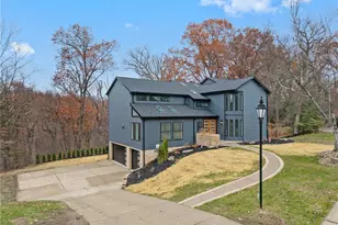 10492 Olde Villa Dr, Pittsburgh, PA 15044 - Photo 2