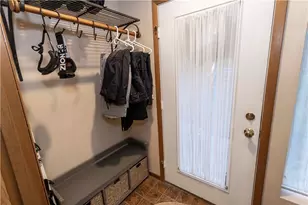 1817 Eagles Ridge Ct, Hidden Valley, PA 15502 - Photo 4