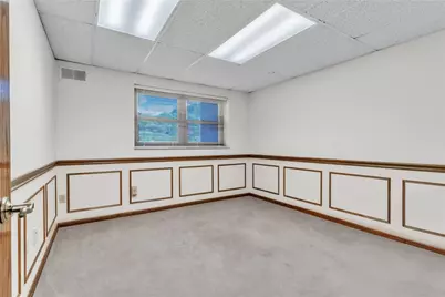 201-202 McKnight Park Drive, Ross Twp, PA 15237 - Photo 8