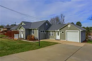 110 Oakville Rd, Chippewa Township, PA 15010 - Photo 4