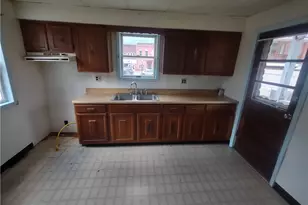 723 Lawrence Ave, Ellwood City, PA 16117 - Photo 10