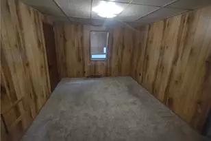 723 Lawrence Ave, Ellwood City, PA 16117 - Photo 6