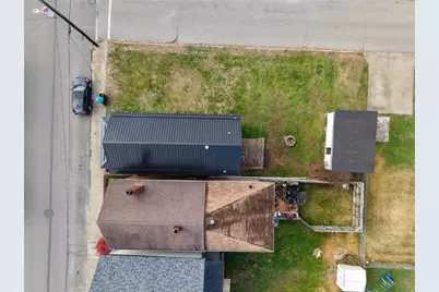 135 E First Ave, Tarentum, PA 15084 - Photo 2