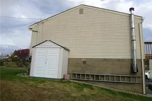 133 E Pinto Dr, Pittsburgh, PA 15239 - Photo 4
