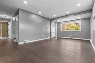 429 Elwood Dr, Wilkins Township, PA 15235 - Photo 6