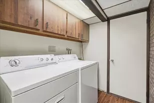 5059 Leona Dr, Pittsburgh, PA 15227 - Photo 32