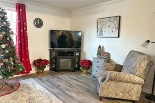 332 Parkwood Dr, Cranberry Township, PA 16066 - Photo 12