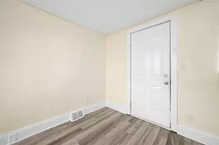 2921 Overhill St, South Park, PA 15129 - Photo 6