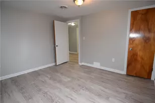 3224 Brodhead Rd, Center Township, PA 15001 - Photo 10