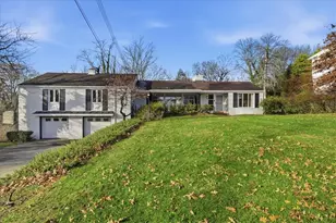 1106 Gilchrest Dr, Wilkins Township, PA 15235 - Photo 4