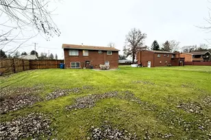 13 Lamplight Dr, Unity Township, PA 15650 - Photo 22