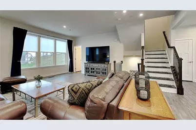 210 Moyer Hill Dr, Cranberry Township, PA 16066 - Photo 4