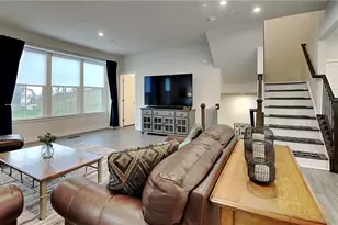 210 Moyer Hill Dr, Cranberry Township, PA 16066 - Photo 4