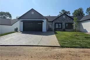 814 S 10th St, New Stanton, PA 15697 - Photo 1