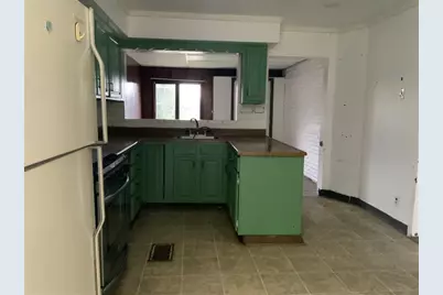 1633 E Maiden St, South Strabane, PA 15301 - Photo 2