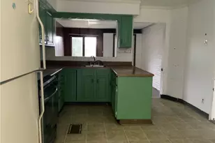 1633 E Maiden St, South Strabane, PA 15301 - Photo 2