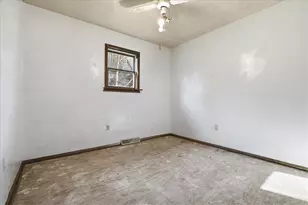 1035 California Dr, California, PA 15423 - Photo 20