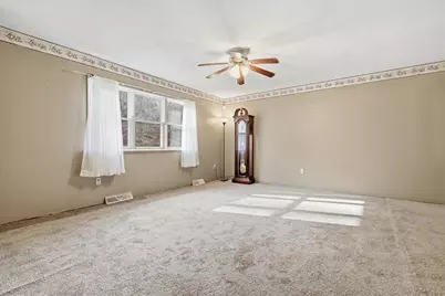 1035 California Dr, California, PA 15423 - Photo 4