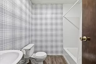 1035 California Dr, California, PA 15423 - Photo 18