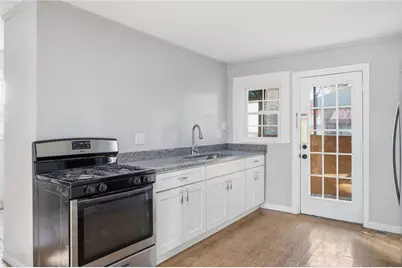 212 Comrie Ave, Braddock, PA 15104 - Photo 4