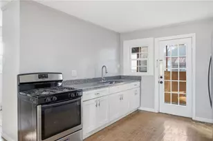 212 Comrie Ave, Braddock, PA 15104 - Photo 4