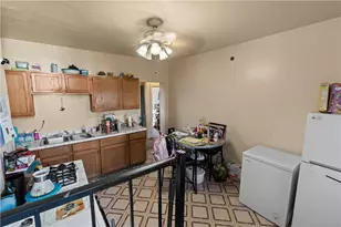 705 E Warrington Ave, Pittsburgh, PA 15210 - Photo 26