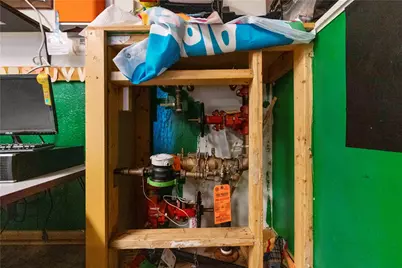 705 E Warrington Ave, Pittsburgh, PA 15210 - Photo 14