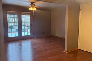 206 Parkwood Dr, Cranberry Township, PA 16066 - Photo 8