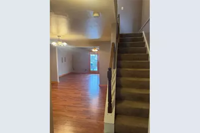 206 Parkwood Dr, Cranberry Township, PA 16066 - Photo 2