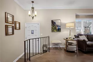 313 Kingsberry Cir, Pittsburgh, PA 15234 - Photo 2