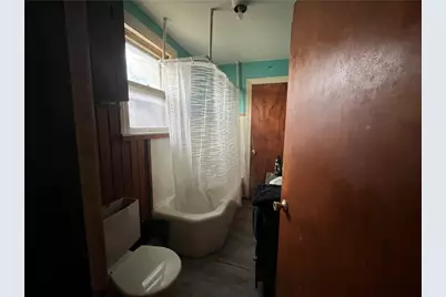 439 Malleable St, Sharon, PA 16146 - Photo 4