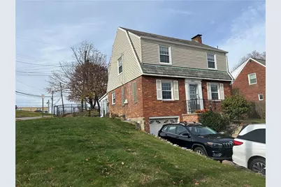 1070 Arbor Dr, Green Tree, PA 15220 - Photo 2