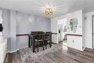 202 Bayberry Ln, Imperial, PA 15126 - Photo 4