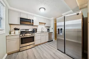 217 Karen Dr, Allegheny Township, PA 15613 - Photo 8