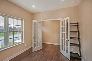 204 Willow Ln, Chippewa Township, PA 15010 - Photo 4