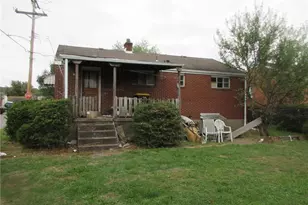 1027 1st St, McKees Rocks, PA 15136 - Photo 4