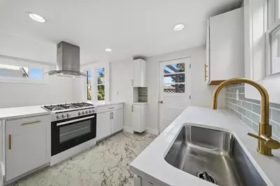 1044 Biltmore Ave, Pittsburgh, PA 15216 - Photo 12