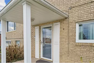 523 Hemlock St, Hempfield Township, PA 15601 - Photo 2