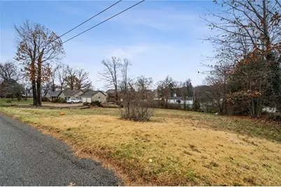 707 Melvin Dr, Hempfield Township, PA 15601 - Photo 6