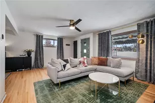 1902 Worcester Dr, Scott Township, PA 15243 - Photo 4