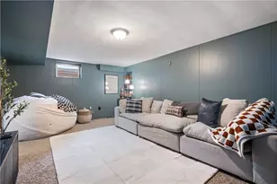 1902 Worcester Dr, Scott Township, PA 15243 - Photo 20