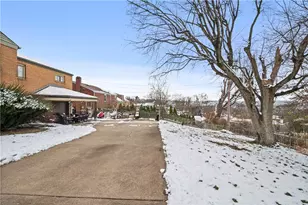 1902 Worcester Dr, Scott Township, PA 15243 - Photo 24