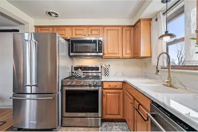 1902 Worcester Drive, Scott Township, PA 15243 - Photo 10