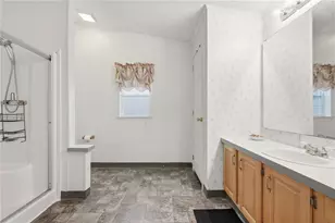 811 Wild Violet Dr, Pittsburgh, PA 15239 - Photo 18