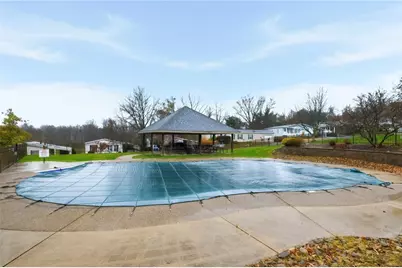 811 Wild Violet Dr, Pittsburgh, PA 15239 - Photo 32