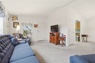 811 Wild Violet Dr, Pittsburgh, PA 15239 - Photo 8