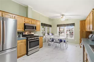 811 Wild Violet Dr, Pittsburgh, PA 15239 - Photo 14