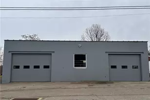 97 Clyde St, Wayne Township, PA 16117 - Photo 2