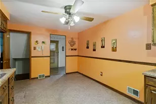 34 Sterling Dr, Robinson Twp, PA 15108 - Photo 6