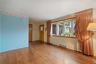 34 Sterling Dr, Robinson Twp, PA 15108 - Photo 2